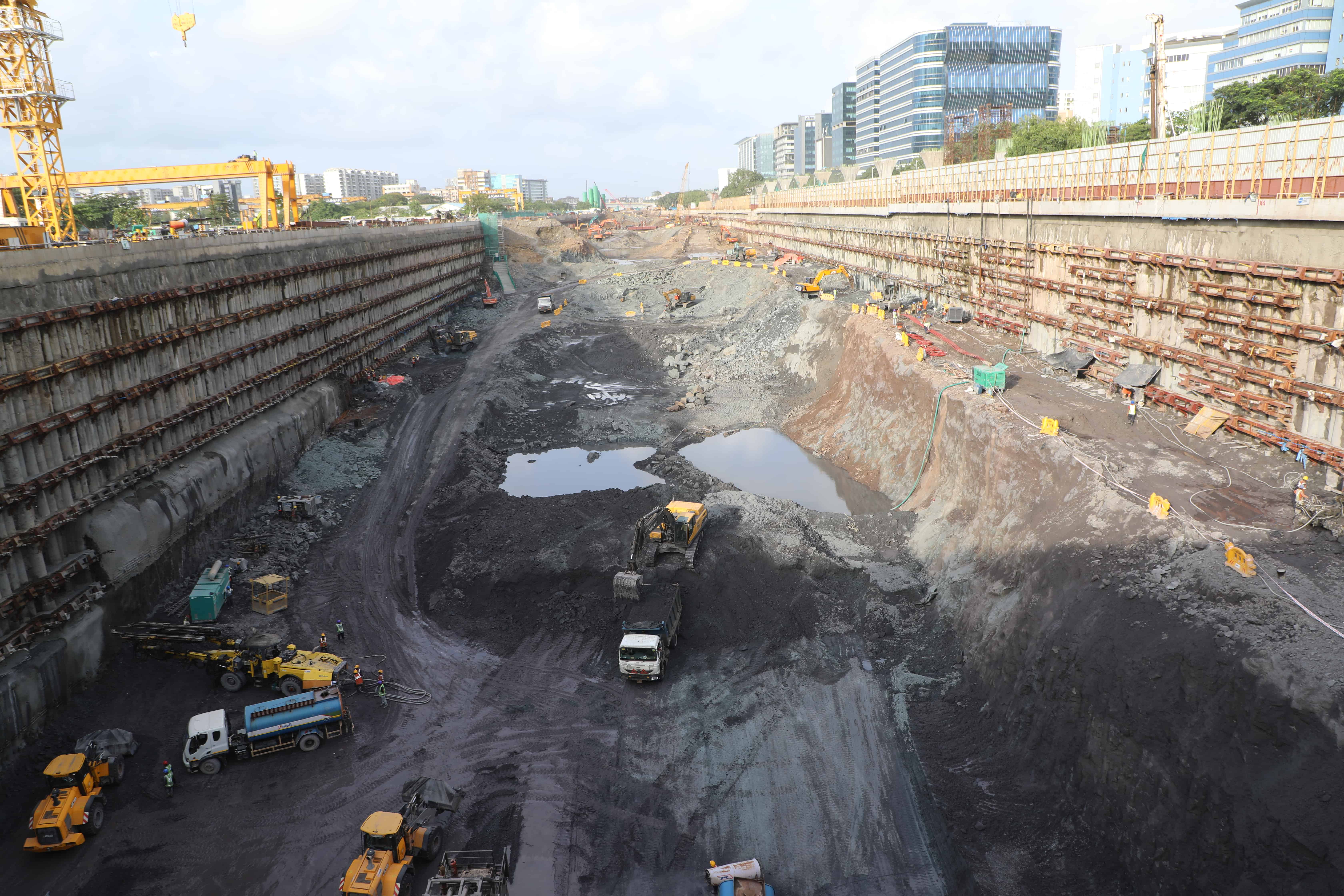 建設中のムンバイ地下駅の掘削工事、2024年8月（2）